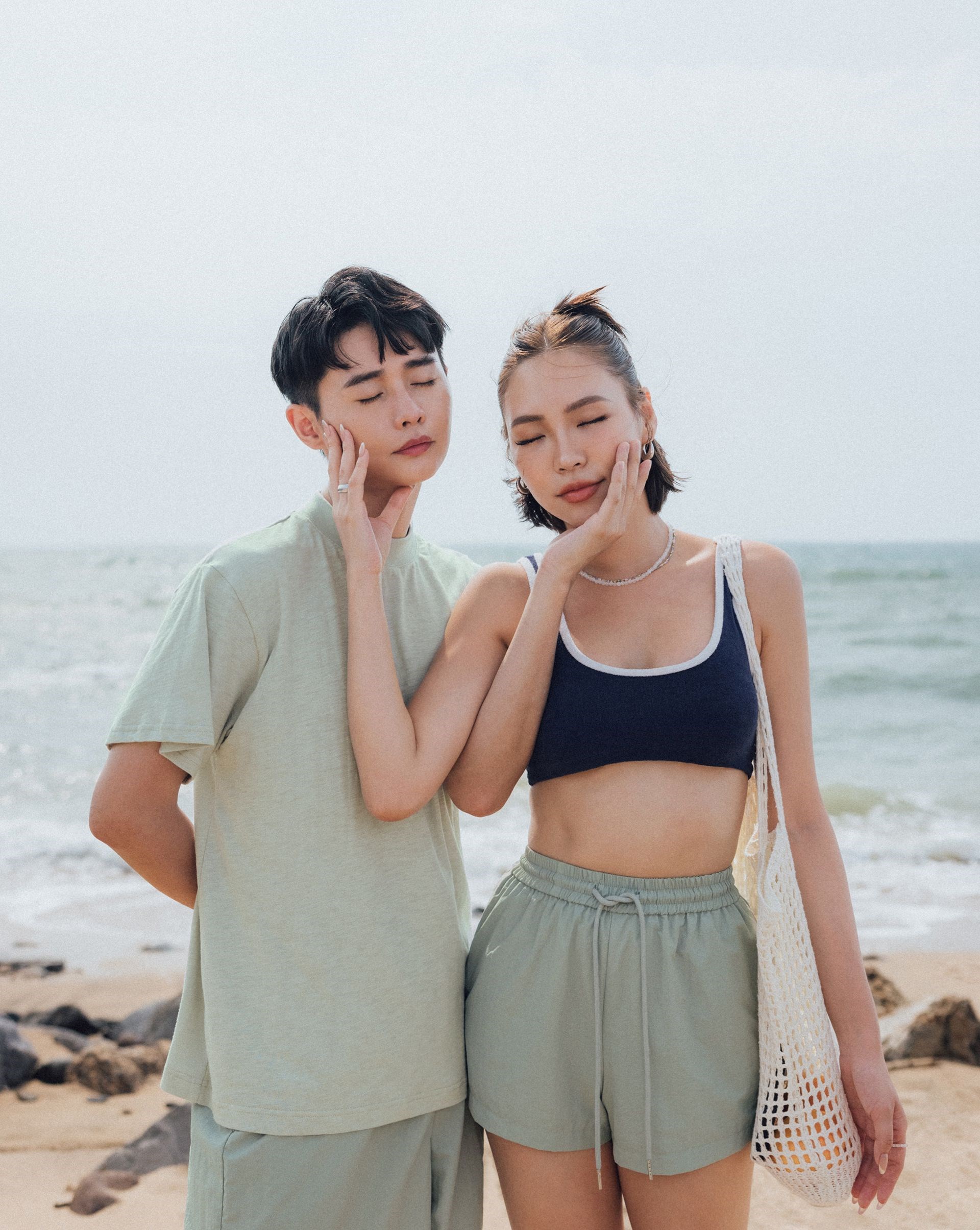 NAZO-小高領棉質素TEE(UNISEX)