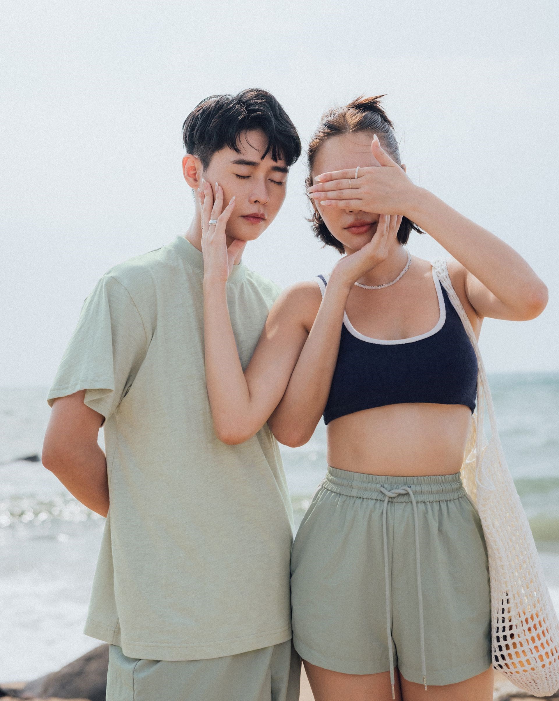 NAZO-小高領棉質素TEE(UNISEX)